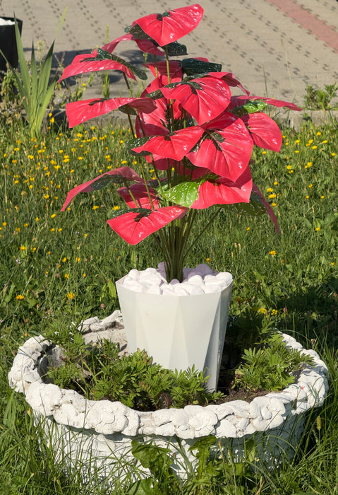 Combinație de plante artificiale cu frunze mari - cu flori, ghiveci și piatră
