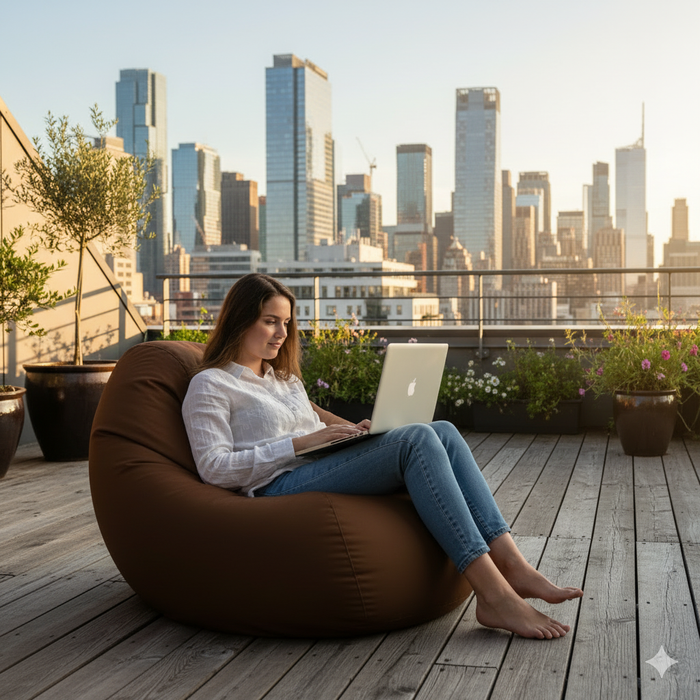 Puff fotel, körte típusú, gesztenyebarna, polisztirol gyöngyökkel töltve, bel- és kültéren használható, levehető huzat, Babzsák Montana