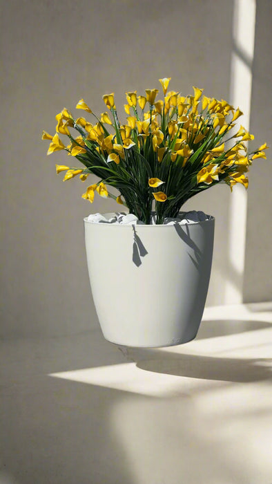 Buchet de Cale Artificiale - Flori din Plastic Galben - Vibrant pentru Decor Interior/Exterior, cu flori, ghiveci și piatră